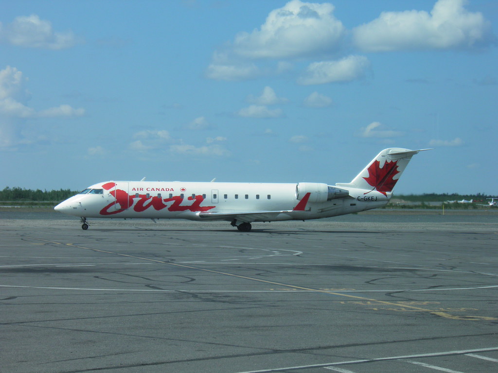 Air Canada Jazz CRJ200 aircraft now taxiing for take o… Flickr