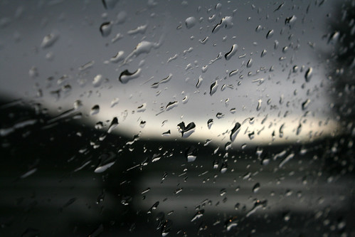 朝から雨が降ったりやんだりしている」って英語でなんて言うの？ - ほんやく検定1級翻訳士の【英会話フレーズ集】 しとしと、ぱらぱら、土砂降り…「Rain」だけじゃない。雨の降り方の英語表現 | 翻訳の代行・見積なら スピード翻訳