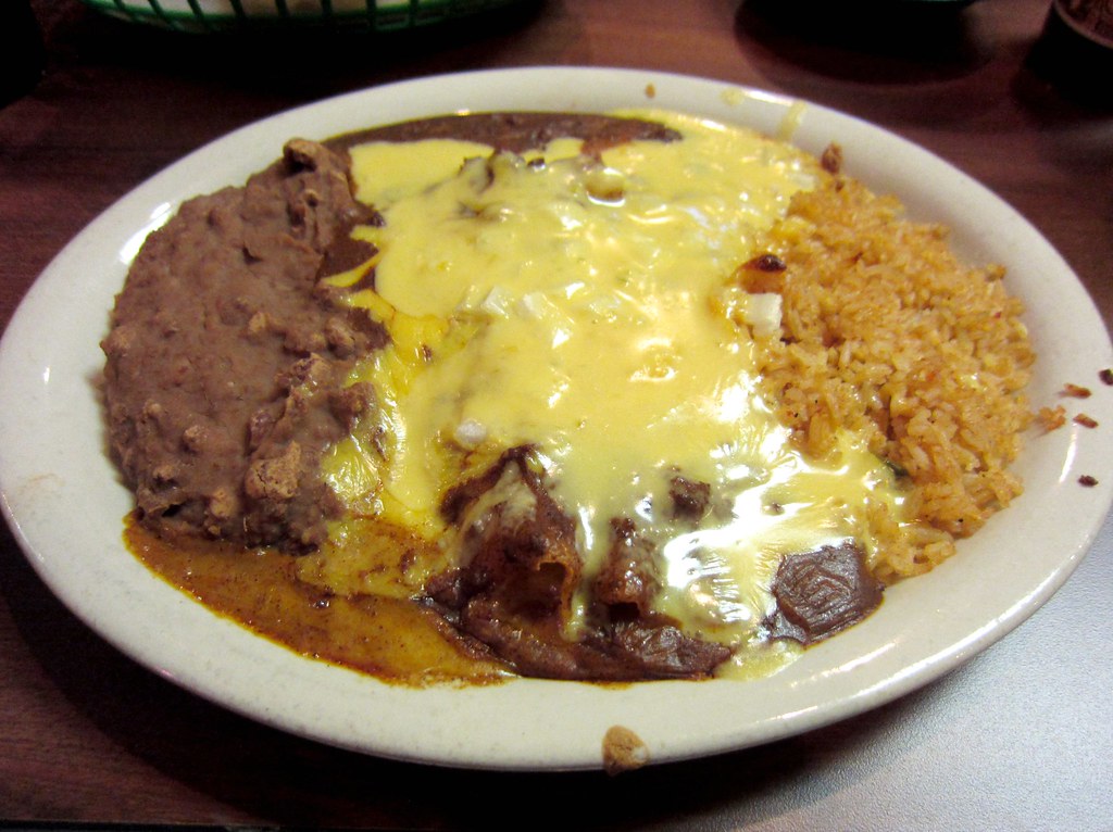Cheese enchilada plate Enchiladas Y Mas, Austin Review her… Flickr