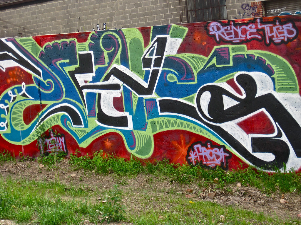 Graffiti, Kansas City, MO Very colorful graffiti on a wall… Flickr