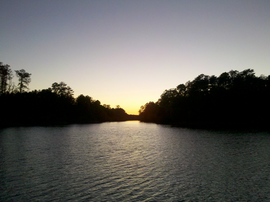 Angelina River Sunset... Taken below Lake Sam Rayburn dam.… Flickr