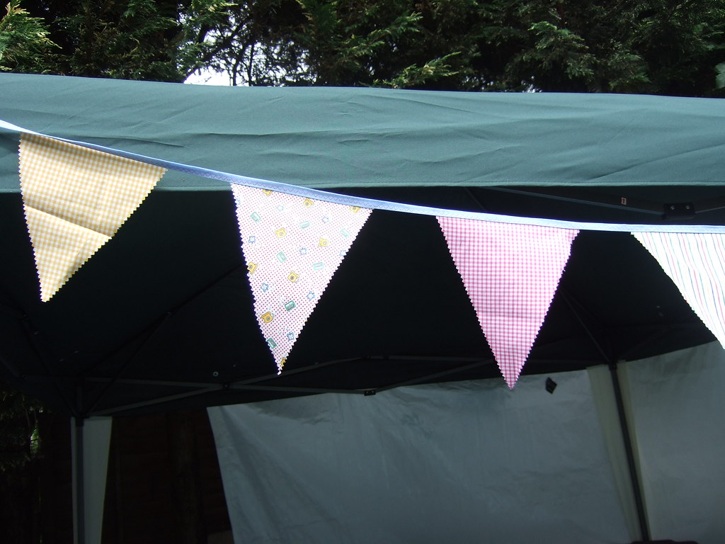 Bunting close up cheat's bunting using pinking shears an… Flickr