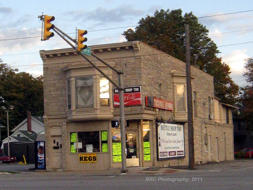 Bottle Shop Too, LaPorte, IN Roberto41144 Flickr