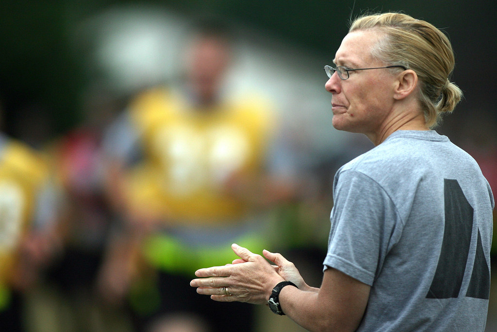 JB09APFT012 Colonel Sharon Wisniewski cheers on the 9th… Flickr