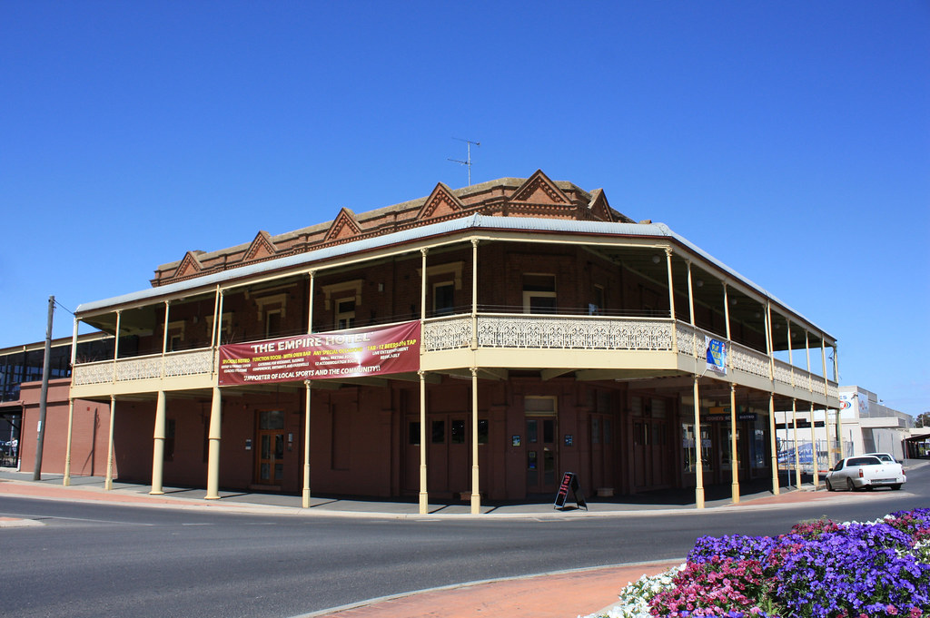 Empire Hotel, Young, NSW. Lovell & Main Streets, Young. Yo… Flickr