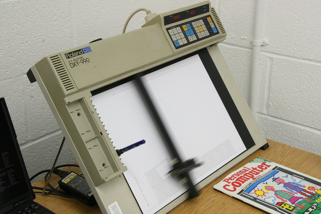 Roland Plotter The Roland DXY990 plotter, drawing the op… Flickr