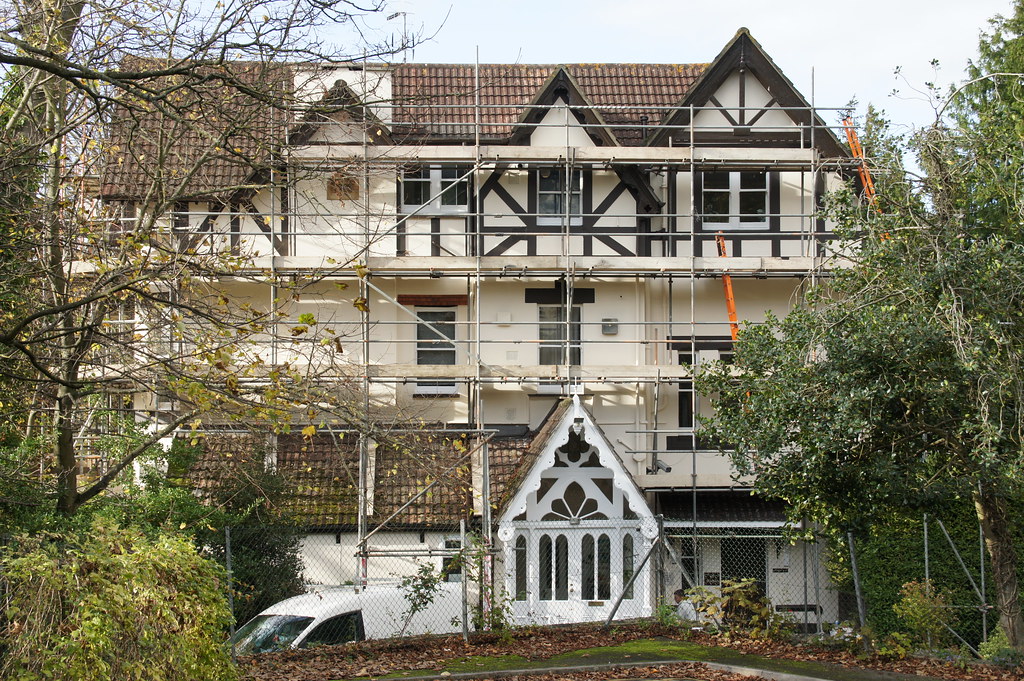 Court (Highbury, Overlink House), 18 Road
