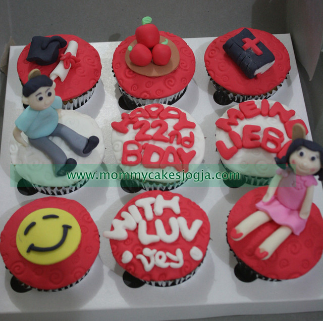 my boyfriend cupcakes_mommycakes from customer idea, speci… Flickr