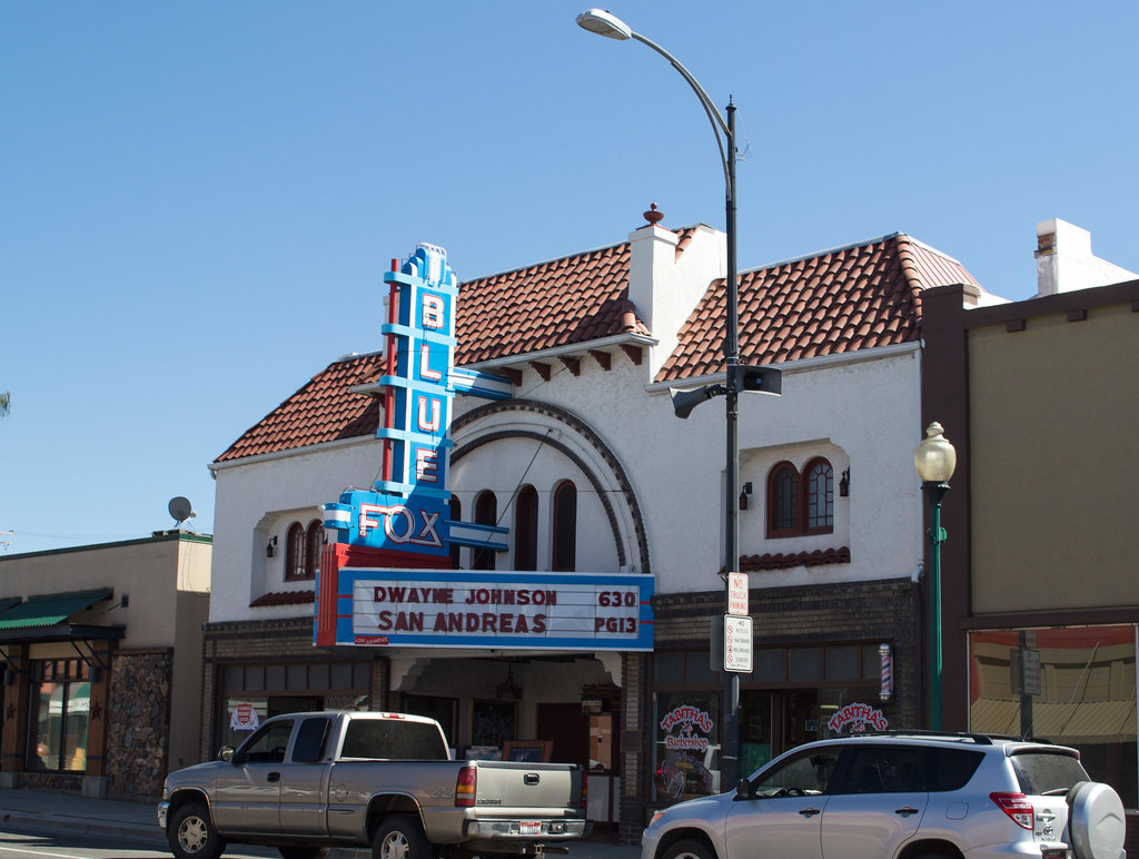 Grangeville ID Blue Fox (0150) The Blue Fox theater in Gr… Flickr