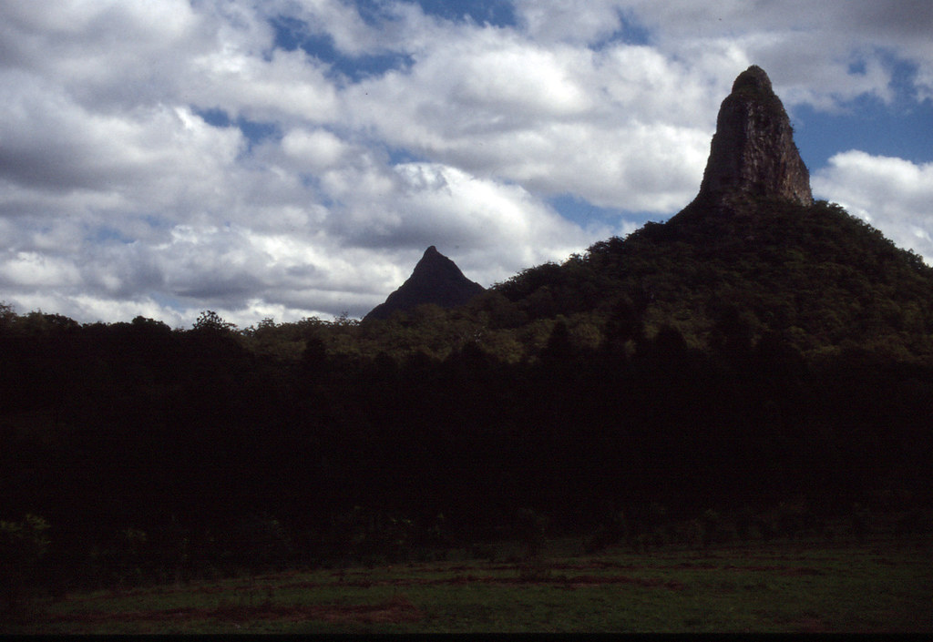 Glass house Mountains3 jond30 Flickr