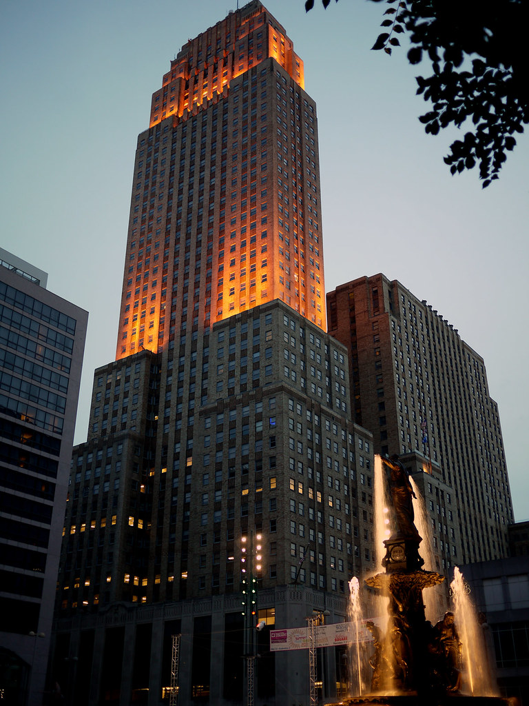 Fountain square 5chw4r7z Flickr