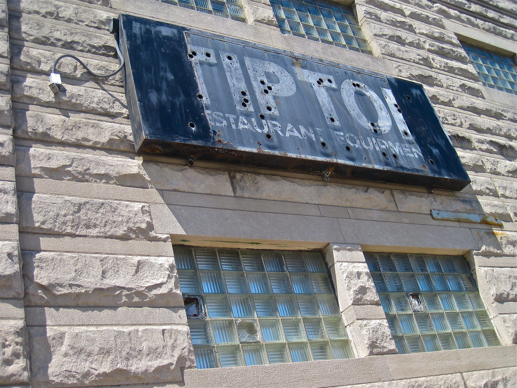 Tip Top Restaurant Equipment, Louisville, KY A former neon… Flickr
