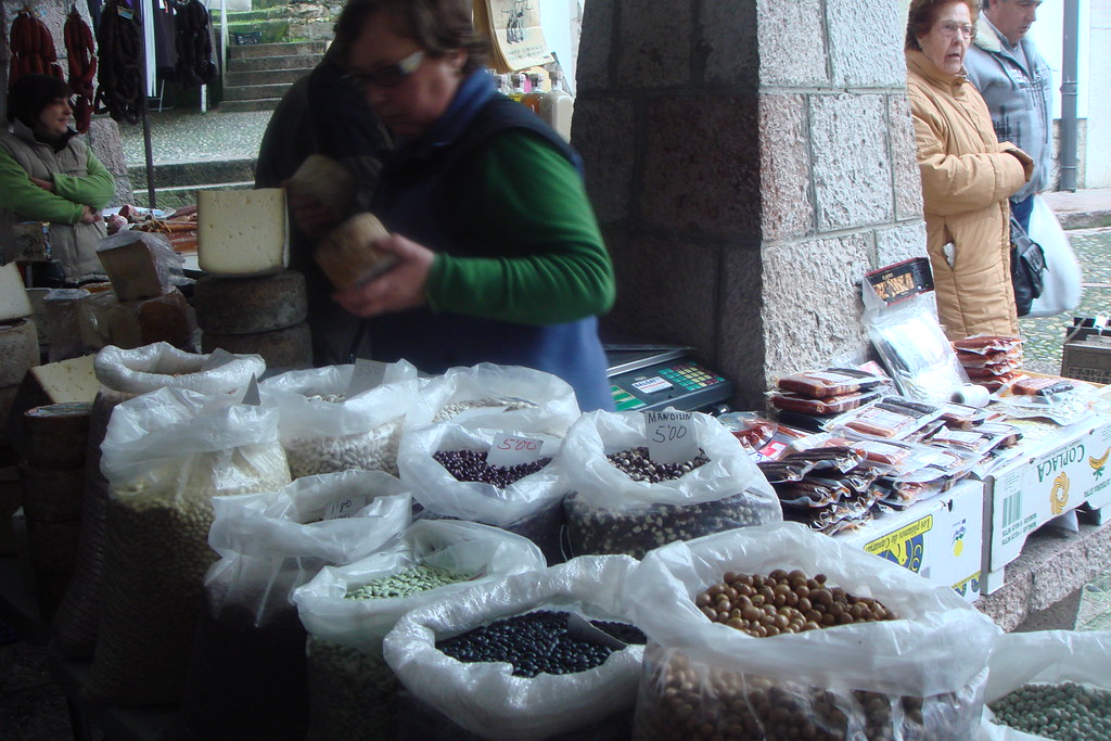 ...and more beans! Cangas de Onís market Our friends Jim a… Flickr