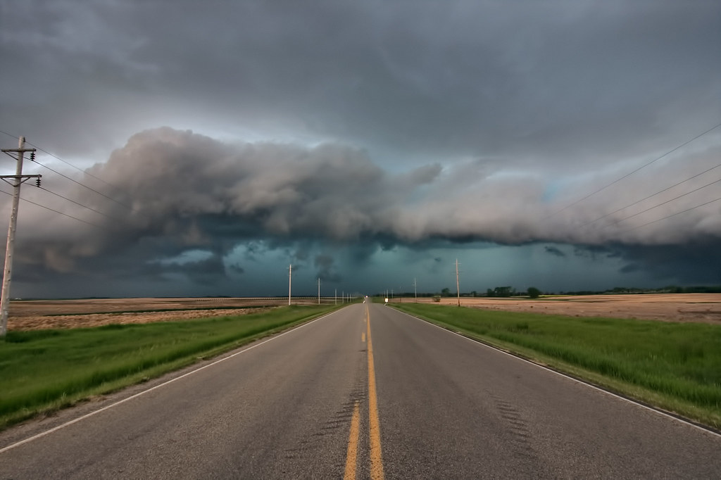 North Dakota Storms Storm rolling in just west of Minot No… Gar40y