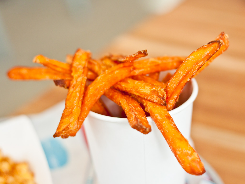 Sweet potato fries w/maple honey dipping sauce side note… Flickr