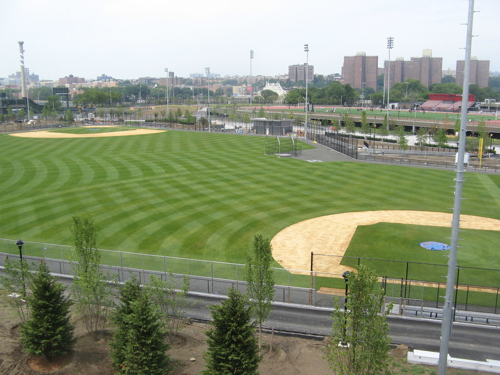 Heritage Field (Yankee Stadium site) as seen from the 161s… Flickr