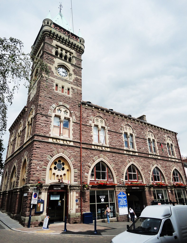 Abergavenny Town Hall/Theatre. bazzadarambler Flickr