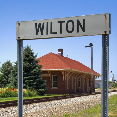 Rock Island depot Wilton, Iowa (1 of 2) Built in 1898 by… Flickr