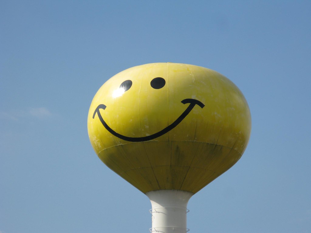 Smiley face water tower in Atlanta, Illinois Smiley face w… Flickr