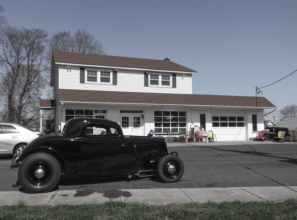 Black car Burlington NJ Parked in front of Wheel Works i… Flickr