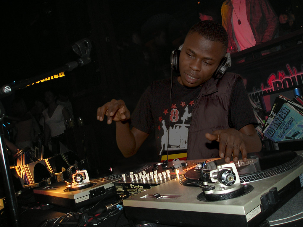 DJ Mixing them Eryck Paul Flickr