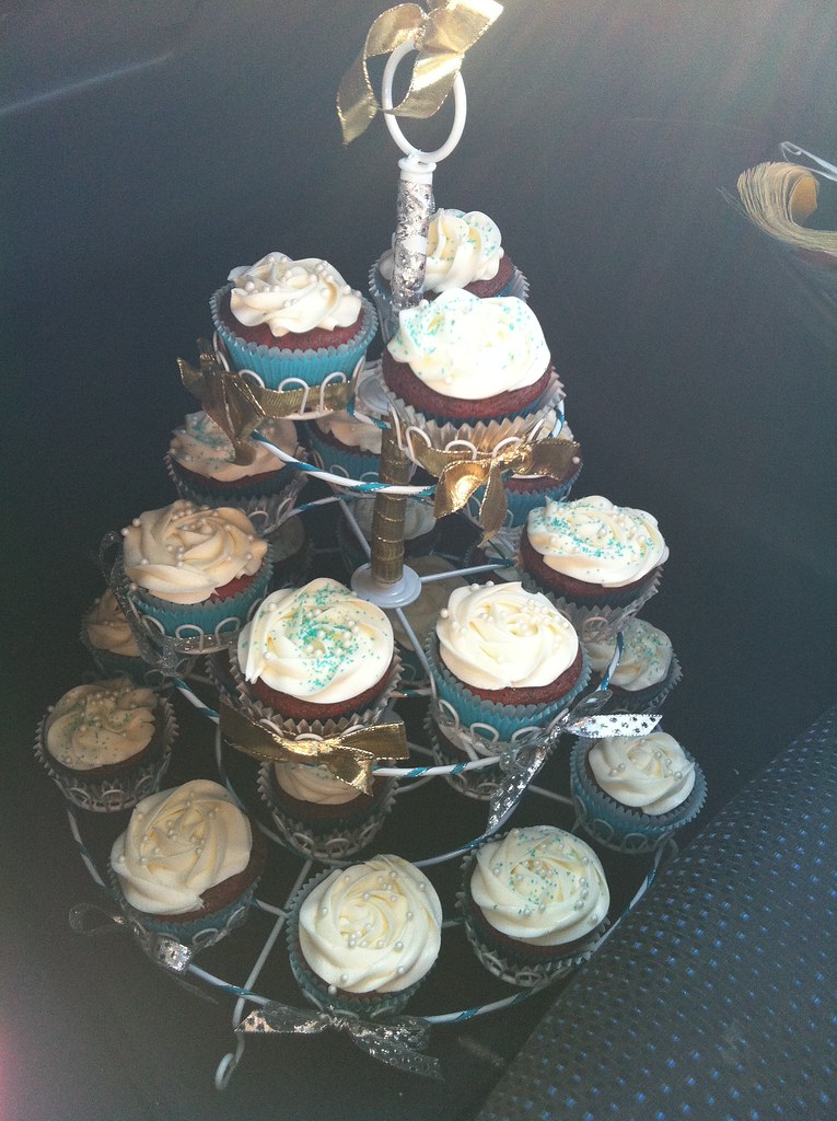 Wedding Shower CupCakes | Red Velvet CupCakes | Amanda Leak | Flickr