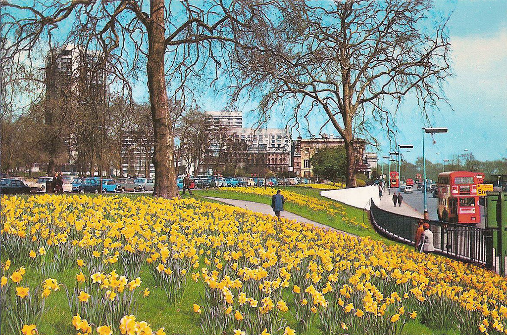 Hyde Park Corner An early spring day at Hyde Park Corner l… Flickr
