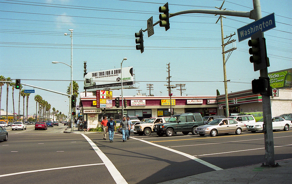 Los Angeles Corner Washington Blvd / Lincoln Blvd year 200… Flickr