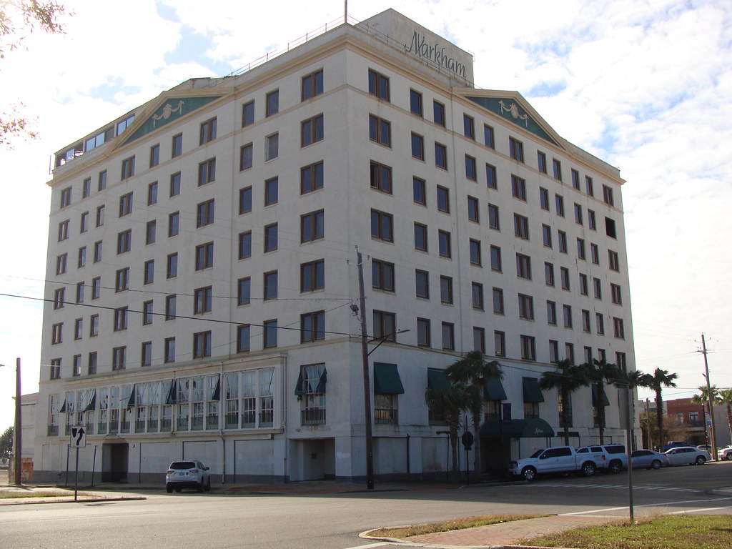 Markham HotelGulfport, Ms. This old eight story hotel o… Flickr