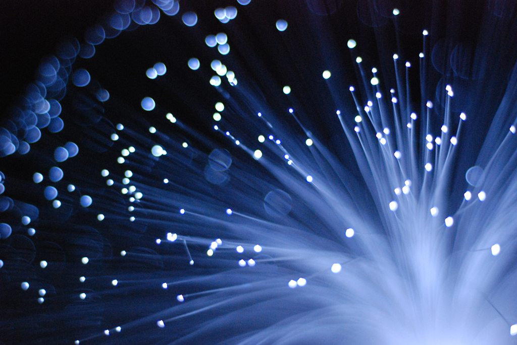 Fiber_Optic_Experiments_13_by_heat54 Jesus Vilchez Flickr