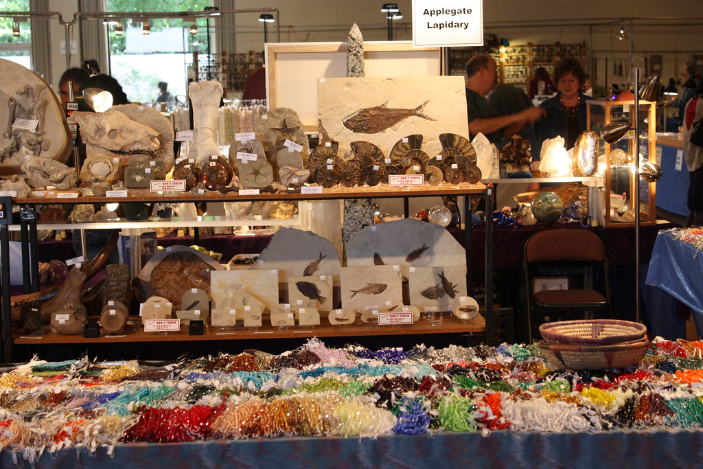 Specimens and beads at the show Applegate Lapidary, who ge… Flickr