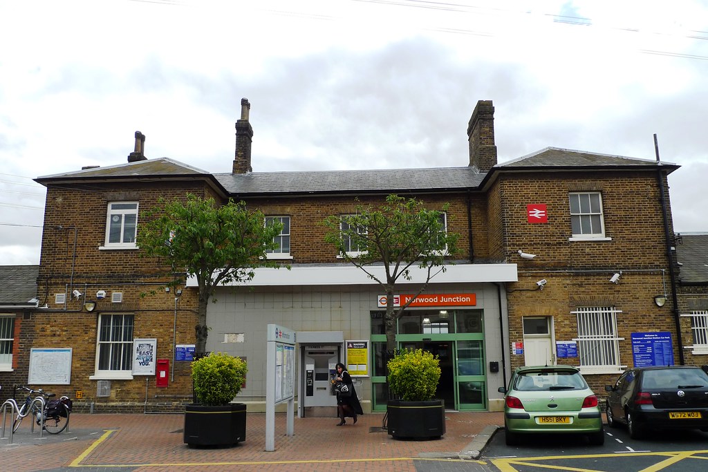 Norwood Junction station A hub of transport leading to Cro… Flickr