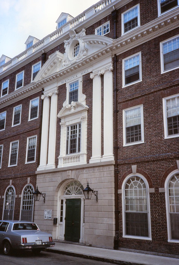 MA_Cambridge_0153 McKinlock Hall, Leverett House, Harvard … Flickr