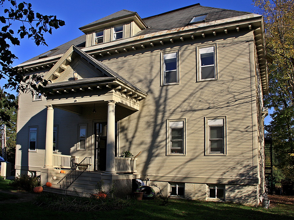 The Old High School This is the old Waitsfield, Vermont Hi… Flickr