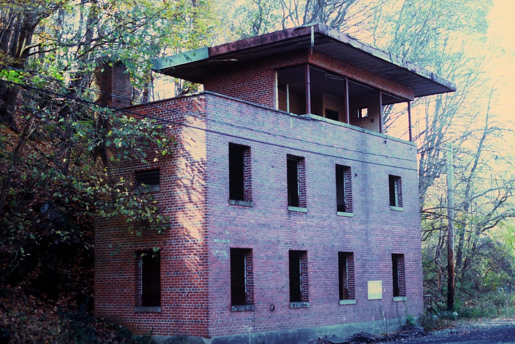 CSX Patterson Creek, WV The gutted shell of Patterson Cr… Flickr