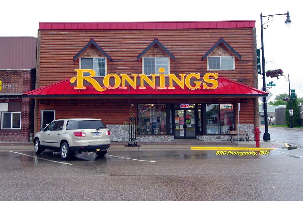 Ronnings, Baudette, MN Main Street ( Rt 11). Flickr