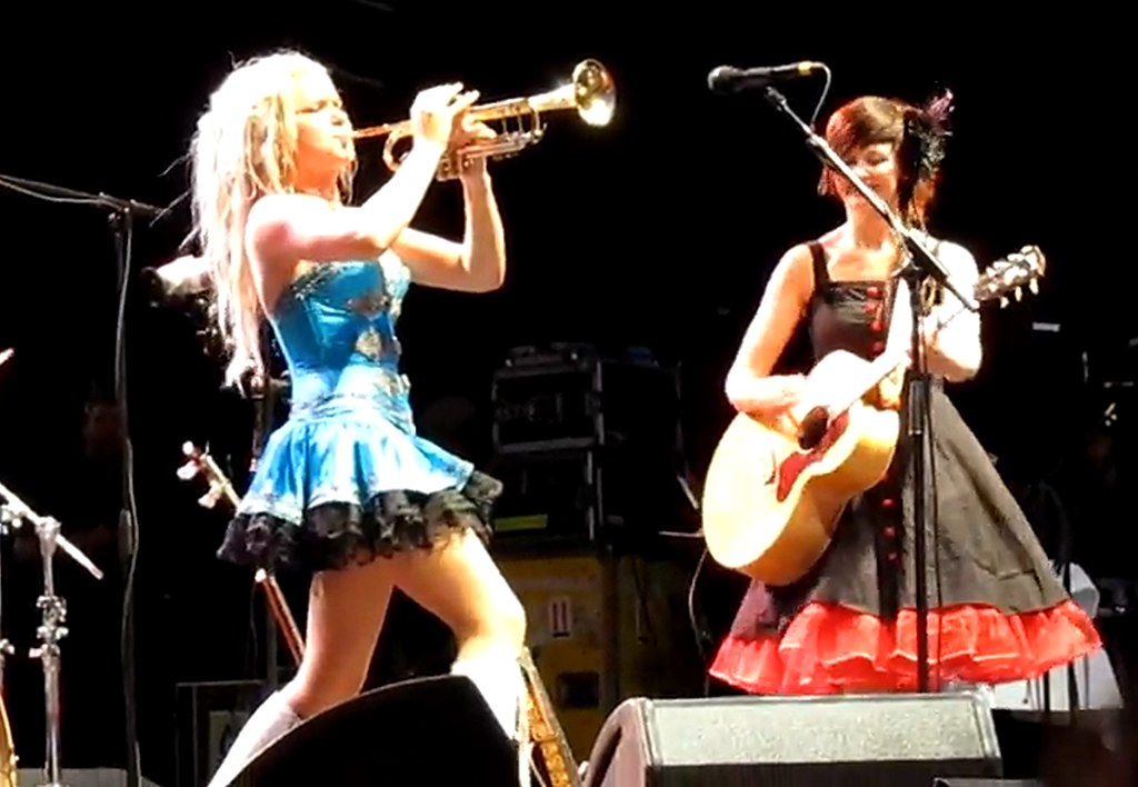 Katzenjammer Love this Folk music of the Norwegian band