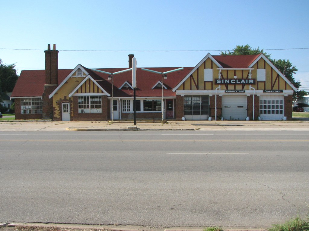 Chetopa Sinclair Abandoned Sinclair station along US 166 &… Flickr