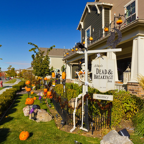 "Dead and Breakfast Inn" Skeleton Sign at Halloween House Flickr