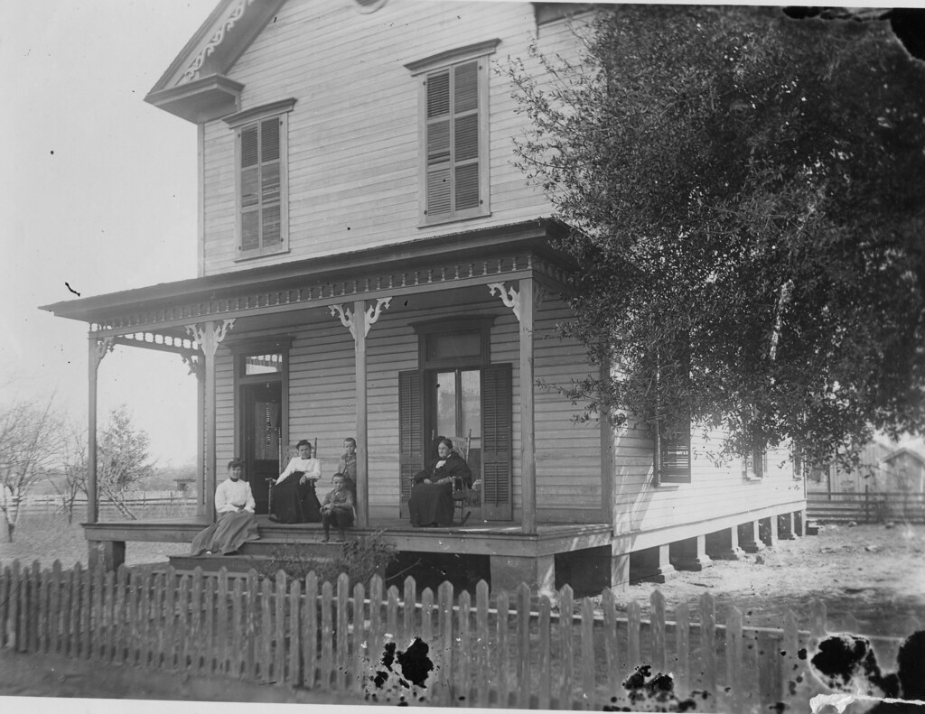 Cochrane Home (1904) SE corner of 14th St. and Howard. Raz… Flickr