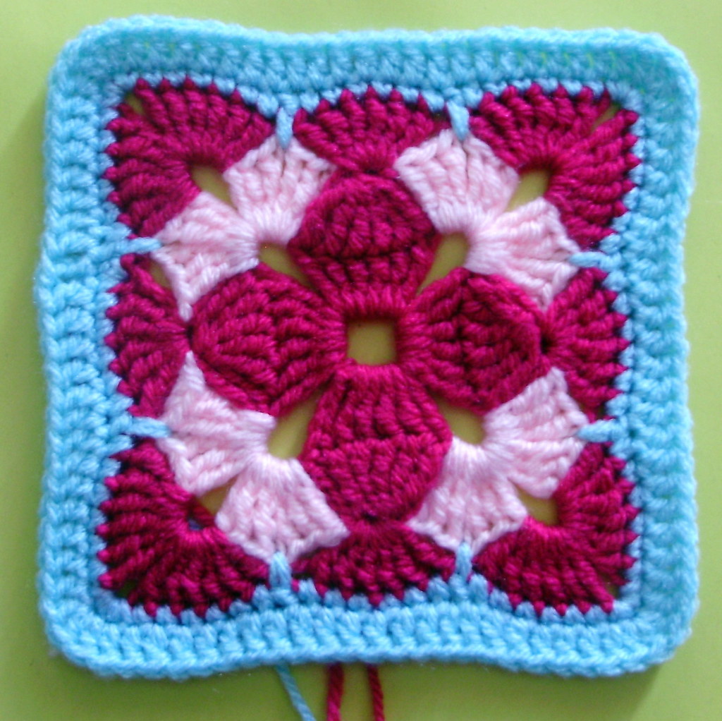 200 carrés crochet Rose trémière Mon défi perso tiré du li… Flickr