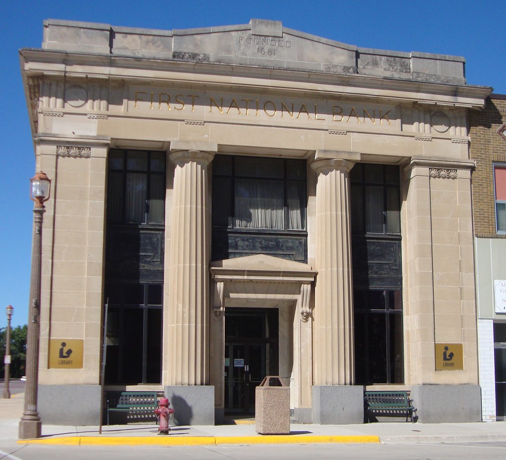 Old First National Bank (Windom, Minnesota) Built in 1881,… Flickr