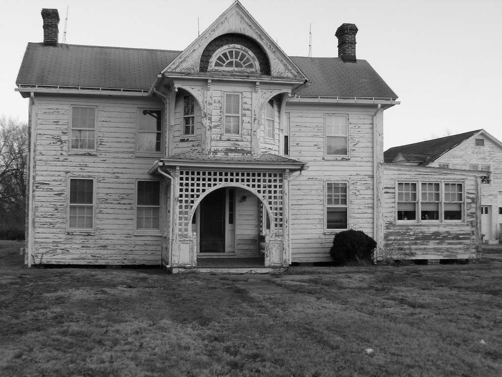 P1050335 Old House on Tilghman Island, Md. Wayne Keller Flickr