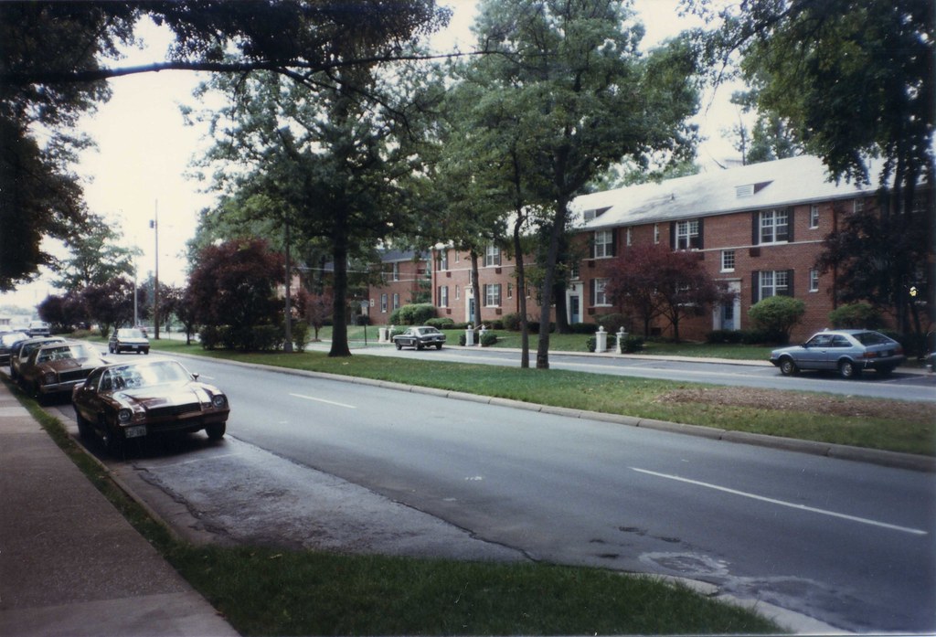 Buckingham Village Buckingham Apartments in the 200 block … Flickr