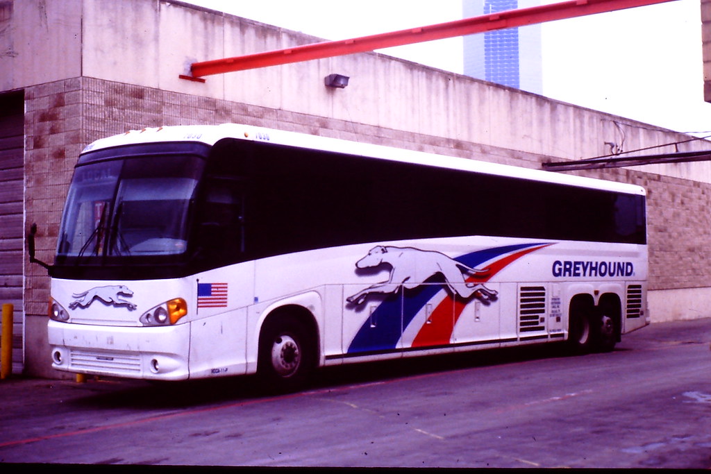 Greyhound bus 7030 (MCI G4500) taken at Dallas, TX on Nove… Flickr
