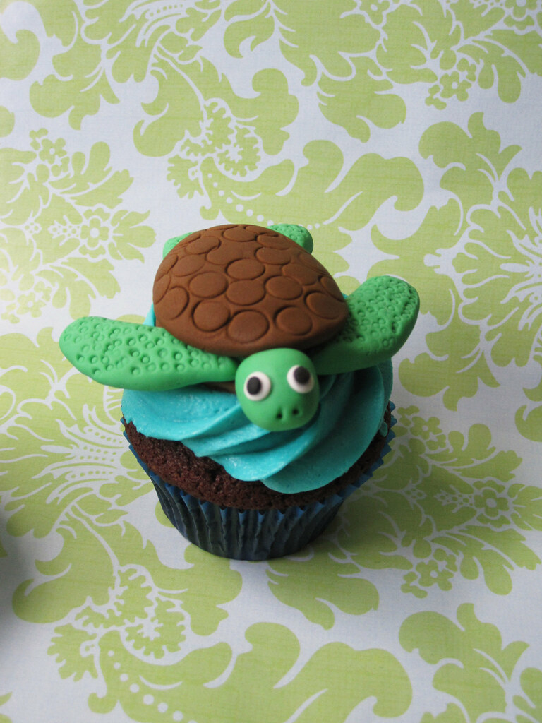 Sea Turtle Cupcake Chocolate cupcake made with Ghiradelli … Flickr