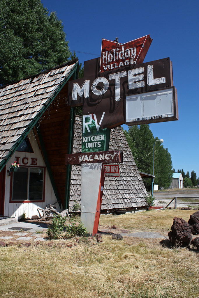 Holiday Village Motel, Beaver Marsh Oregon. July 31 2011. Flickr
