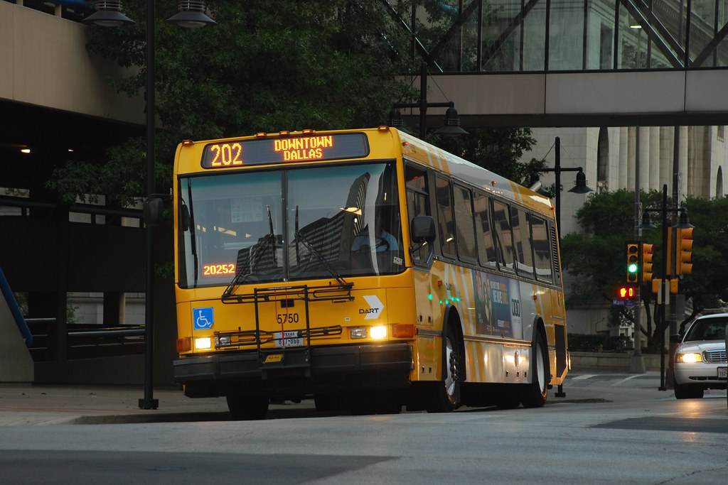 Dallas Bus DART NABI 40LFW bus in Dallas, Texas. So Cal Metro Flickr