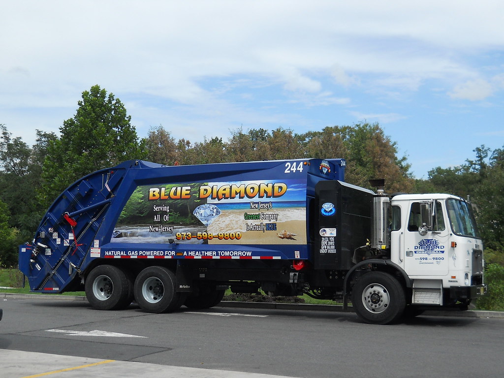 Autocar RearLoader Blue Diamond Disposal Inc. Secaucus, N… Chris