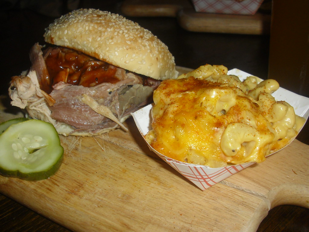 Pulled Pork Sandwich & Macncheese, Dinosaur BBQ Kayla Le Goff Flickr